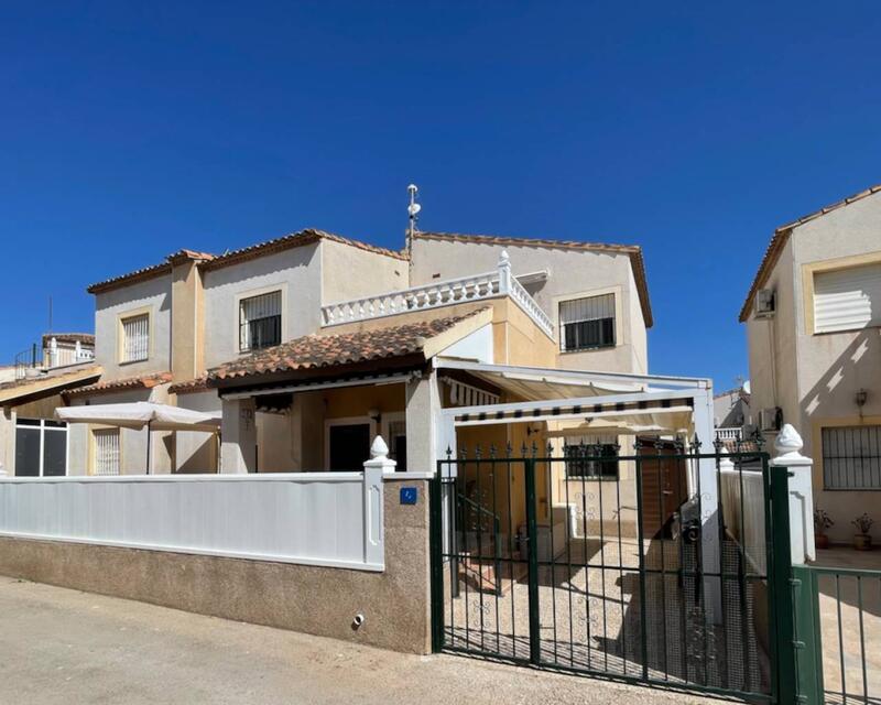 Byhus til salg i Montebello, Alicante