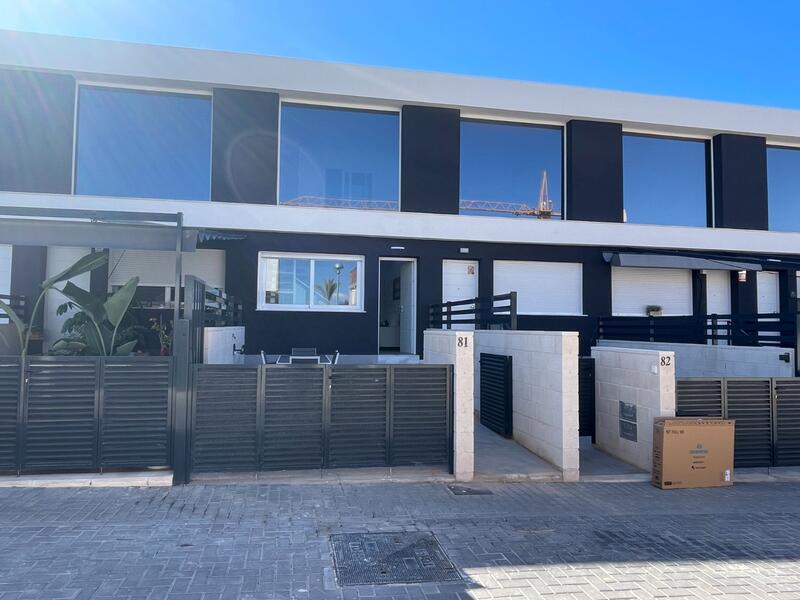 Maison de Ville à louer à long terme dans Gran Alacant, Alicante