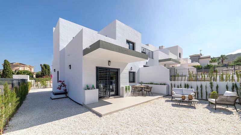 Townhouse for sale in Busot, Alicante