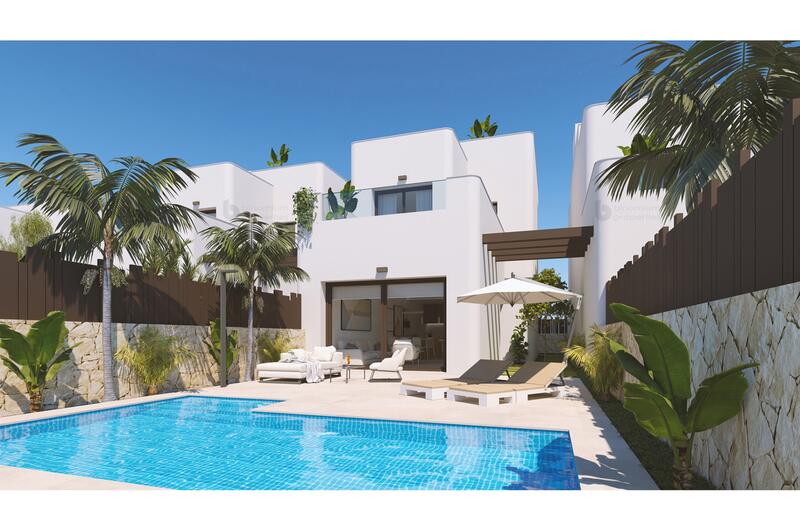 Villa en venta en Pilar de la Horadada, Alicante