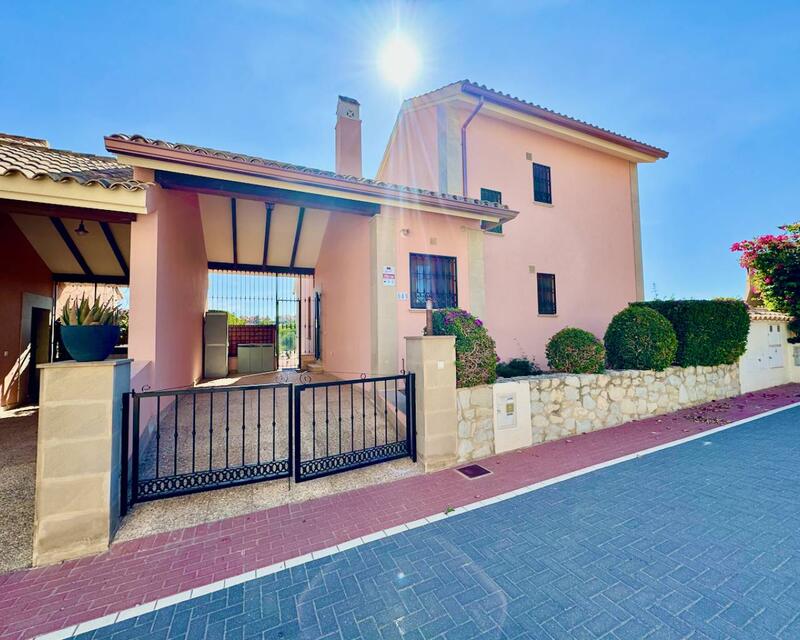 Villa for sale in Algorfa, Alicante