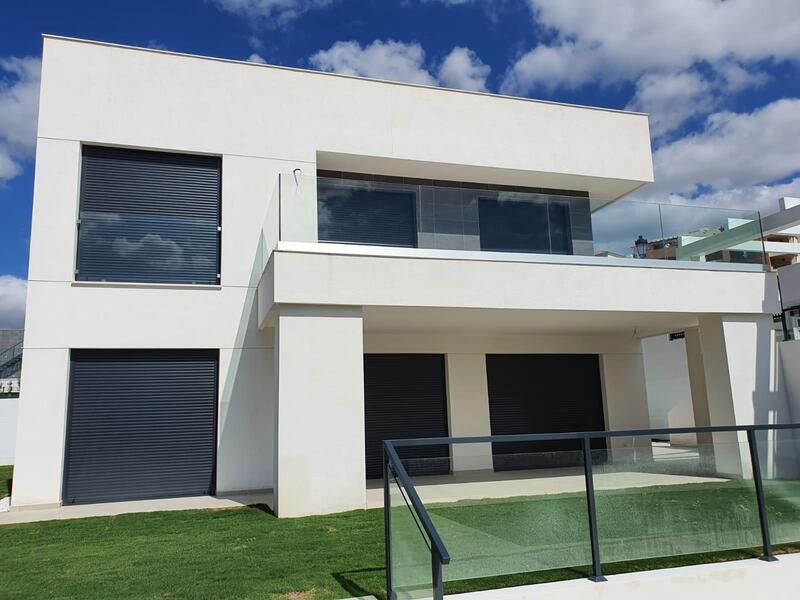 4 Cuarto Villa en venta