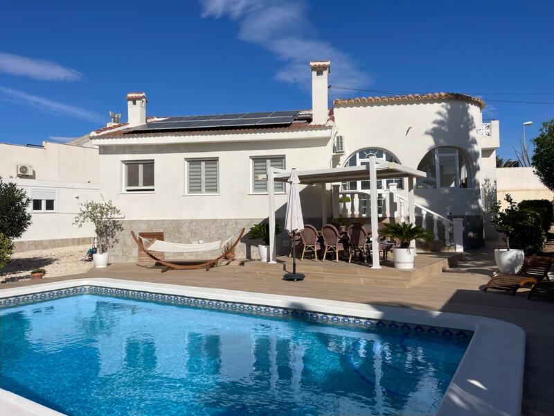 Villa for sale in Ciudad Quesada, Alicante