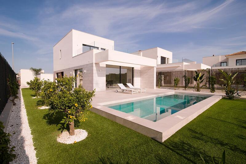 Villa til salgs i Los Montesinos, Alicante