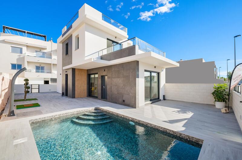 Townhouse for sale in Benijófar, Alicante