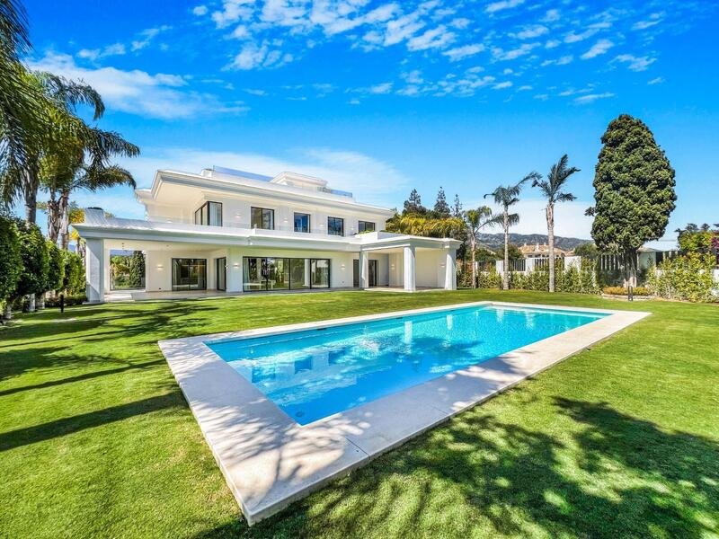 Villa en venta en Marbella, Córdoba