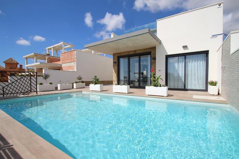 Villa for sale in San Miguel de Salinas, Alicante