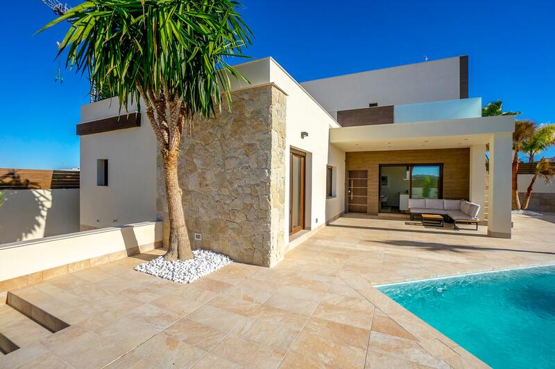 Villa for sale in Benijófar, Alicante