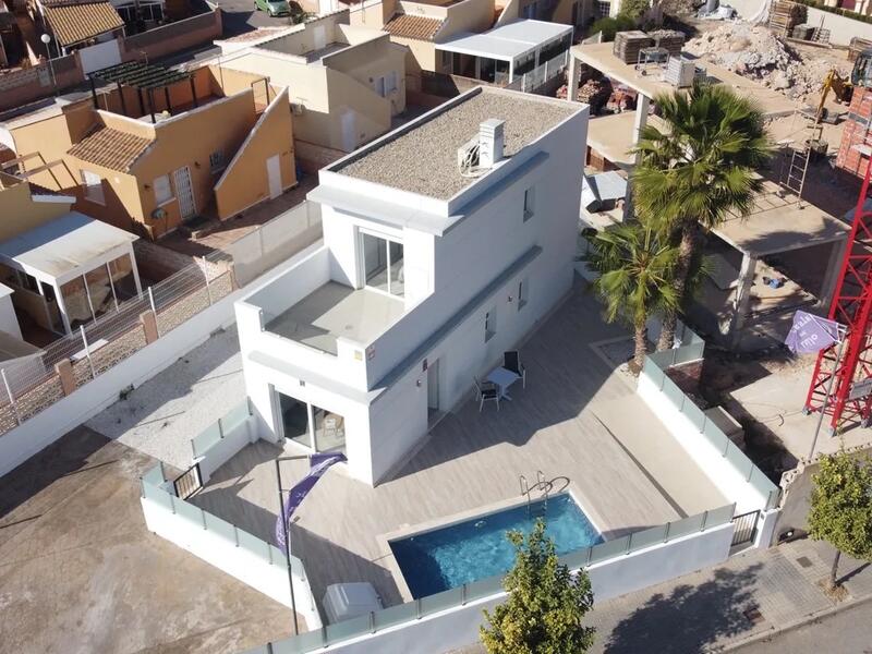 Villa en venta en Torrevieja, Alicante