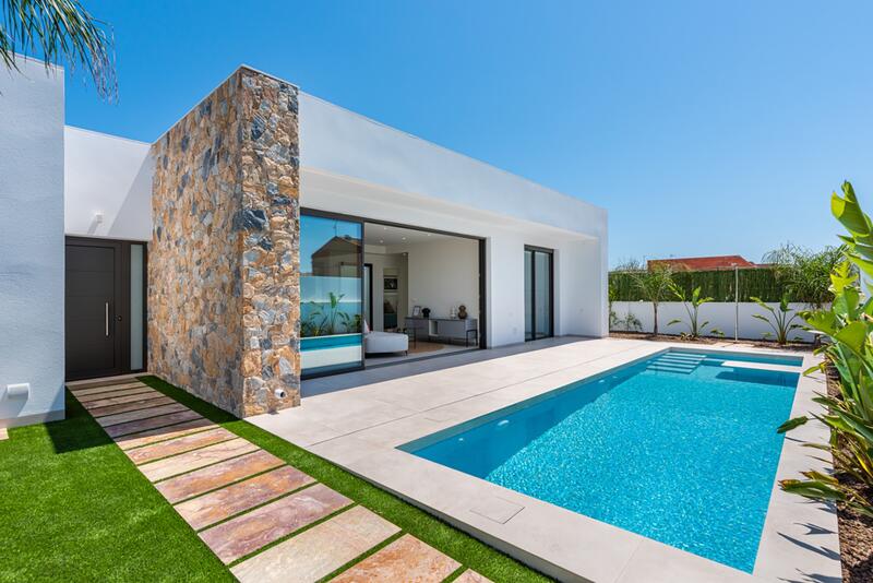 Villa for sale in Santiago de la Ribera, Murcia