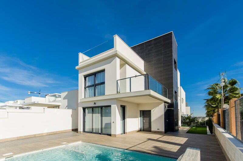 Villa for sale in San Miguel de Salinas, Alicante