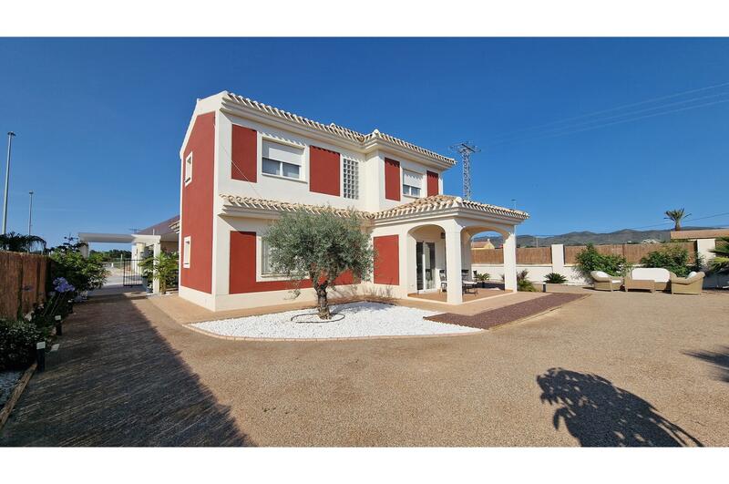 вилла продается в Lorca, Murcia