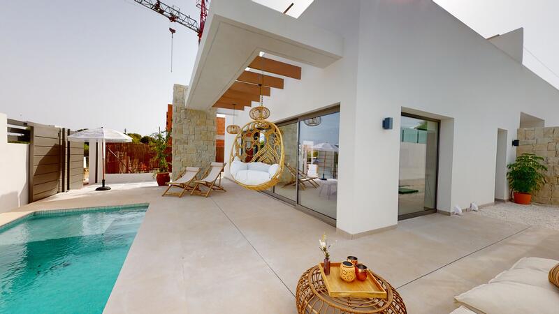 Villa for sale in San Miguel de Salinas, Alicante