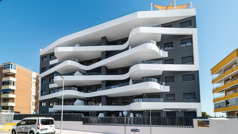 квартира продается в Torrevieja, Alicante