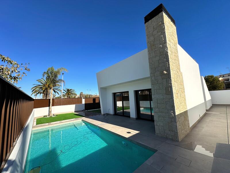 Villa for sale in San Pedro del Pinatar, Murcia