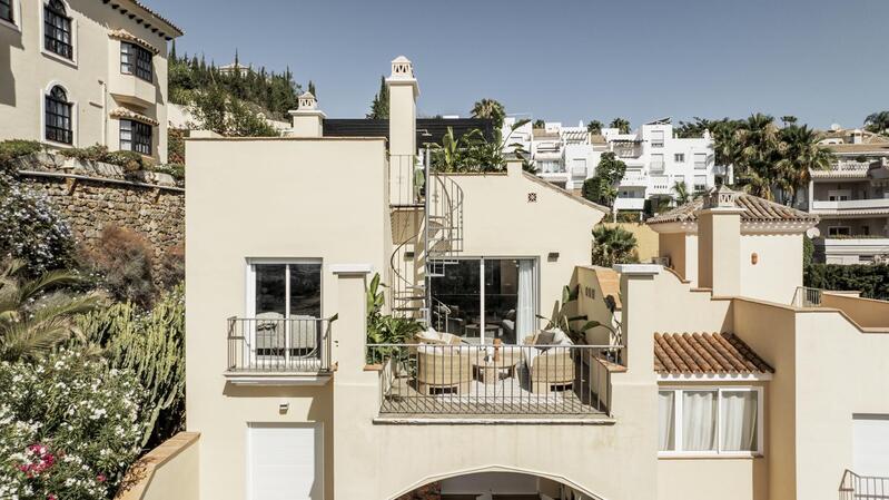 Apartment for sale in Benahavis, Málaga