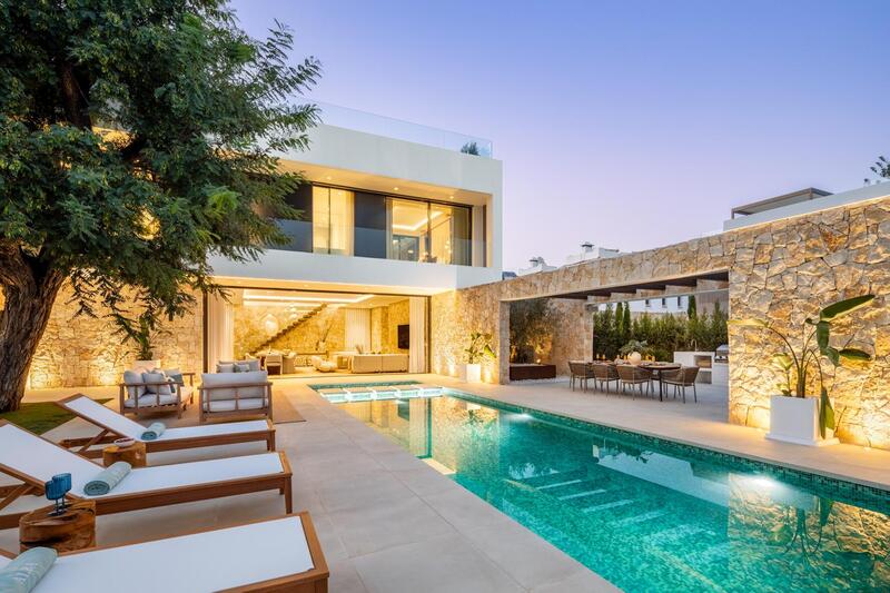 Villa à vendre dans Marbella, Málaga