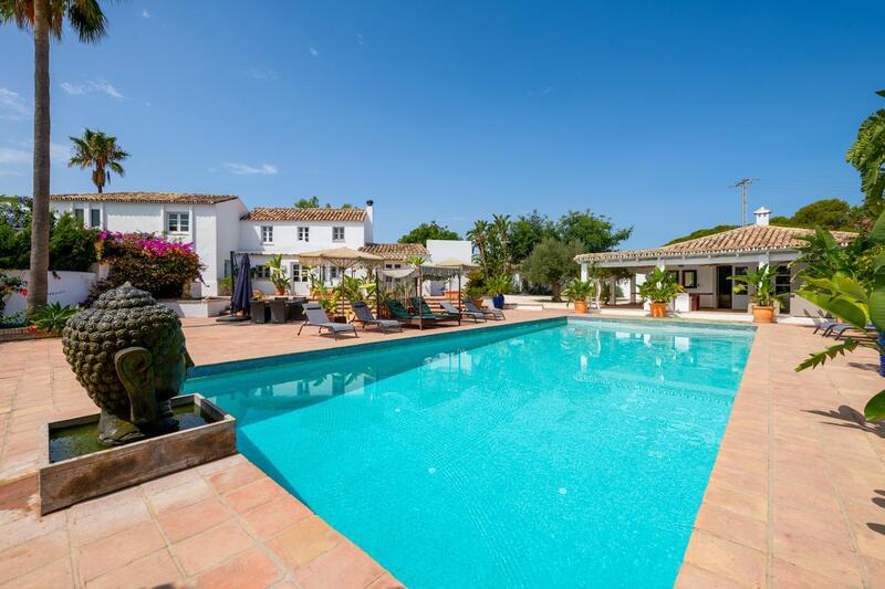 Country House for sale in Estepona, Málaga