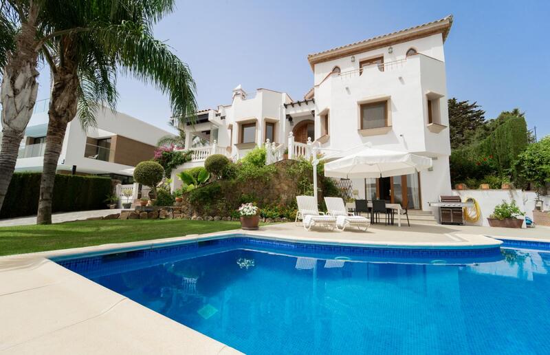 вилла продается в Estepona, Málaga