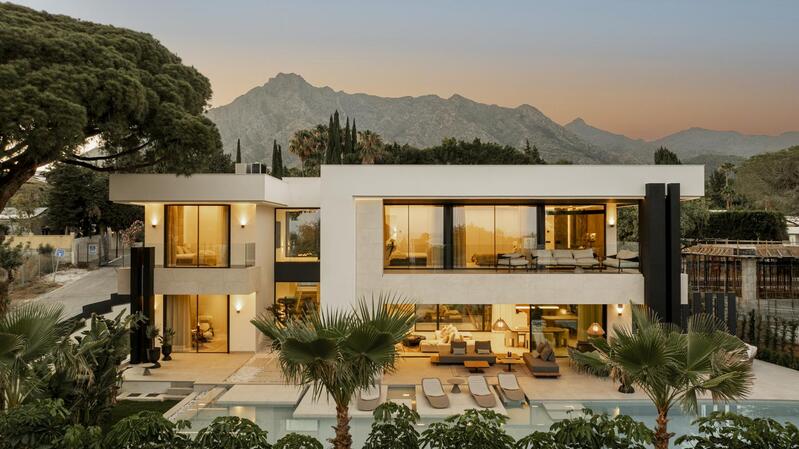 Villa zu verkaufen in Marbella, Málaga