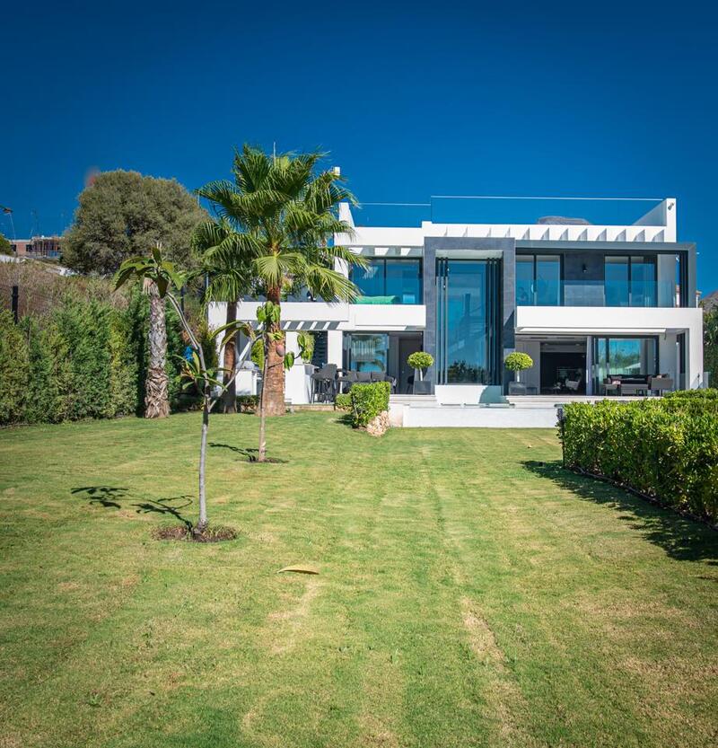 6 bedroom Villa for sale