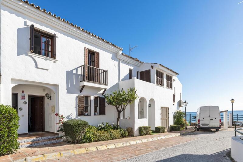 Villa en venta en Estepona, Málaga