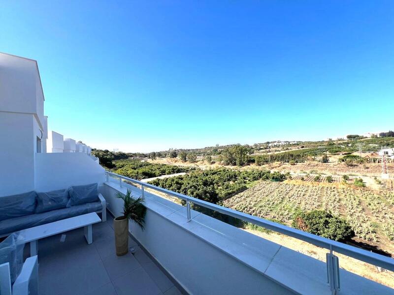 Villa for sale in Estepona, Málaga