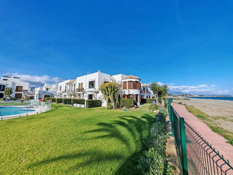 Villa en venta en Playa Real, Málaga