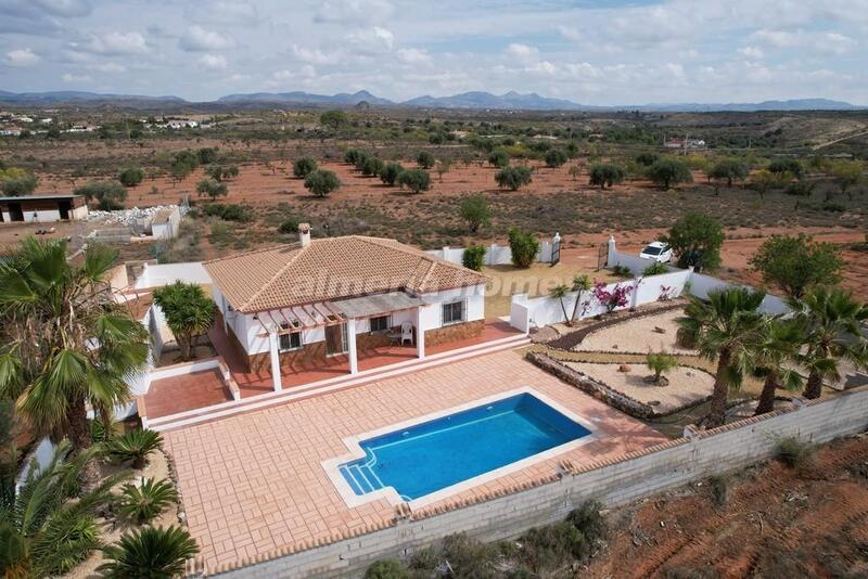 Villa til salgs i Partaloa, Almería