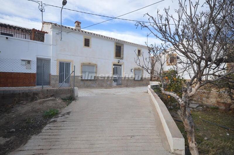 Деревенский Дом продается в Albox, Almería