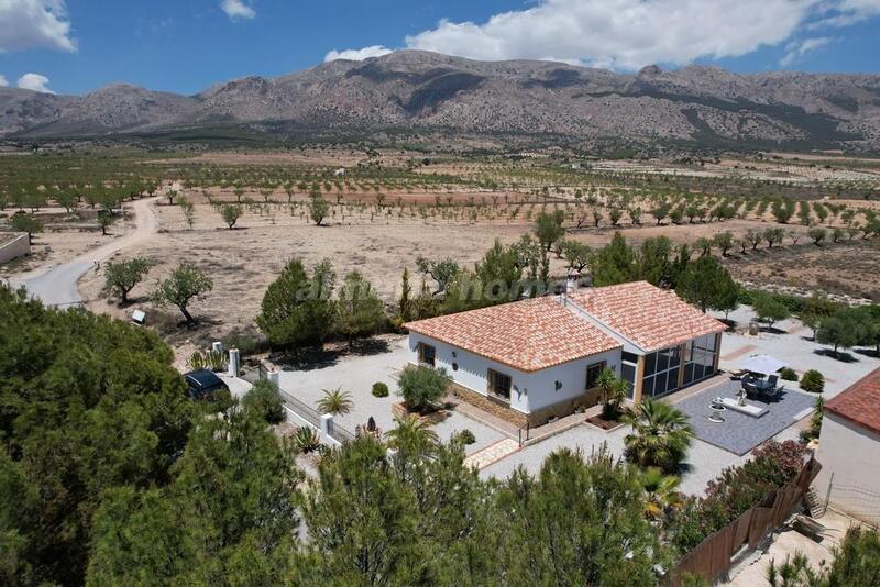 Villa en venta en Velez Rubio, Almería