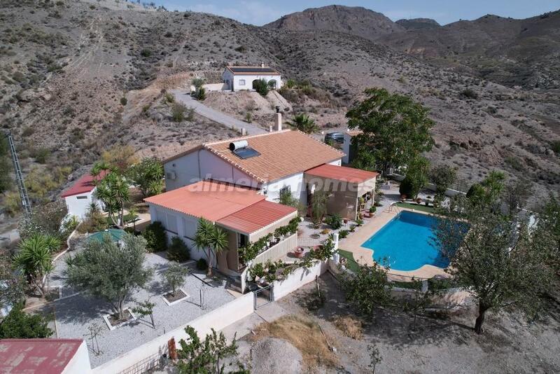 Villa till salu i Oria, Almería