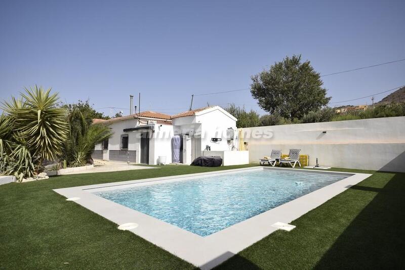 Villa for sale in Somontin, Almería