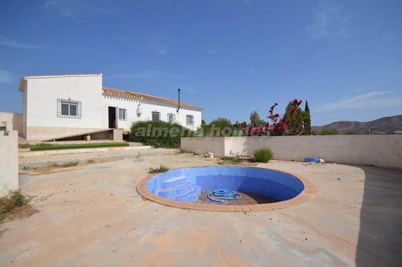 Villa zu verkaufen in Albox, Almería