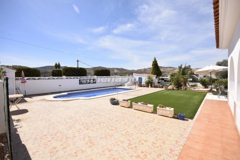 3 Cuarto Villa en venta