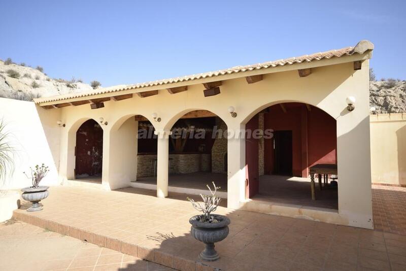 5 bedroom Villa for sale