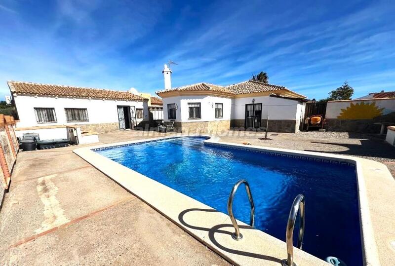 Villa til salg i Arboleas, Almería