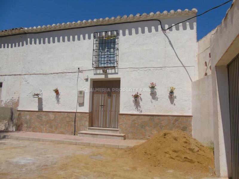 Landsted til salg i Cantoria, Almería