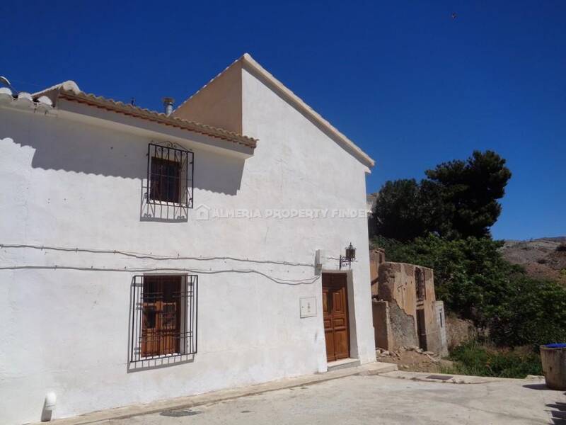 Landsted til salg i Oria, Almería