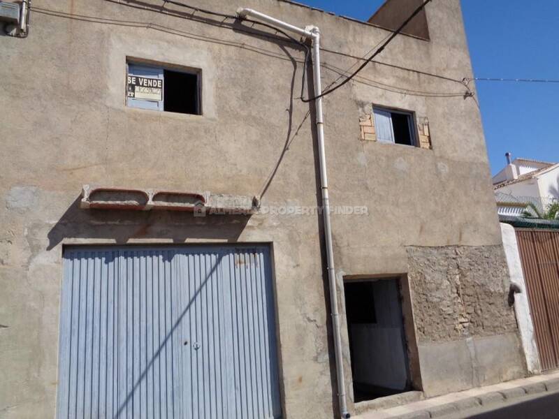 Rekkehus til salgs i Cantoria, Almería