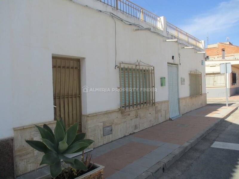 Maison de Ville à vendre dans La Alfoquia, Almería