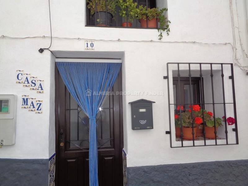 Byhus til salg i Somontin, Almería