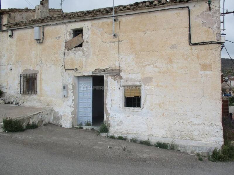 Byhus til salg i Oria, Almería