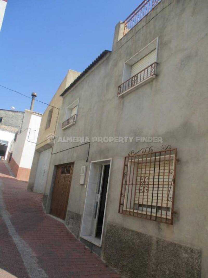 Stadthaus zu verkaufen in Oria, Almería
