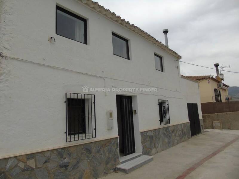 Деревенский Дом продается в Cela, Almería