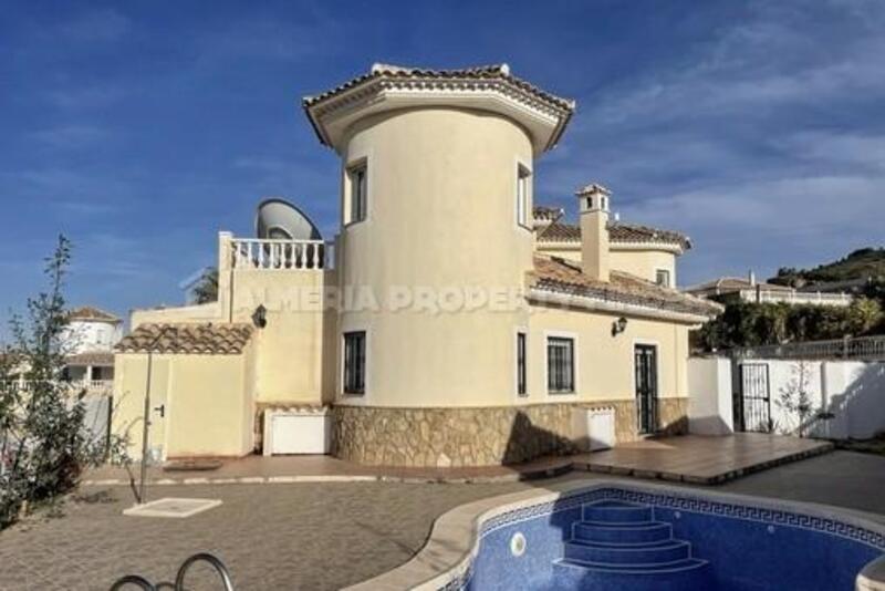 Villa til salgs i Arboleas, Almería