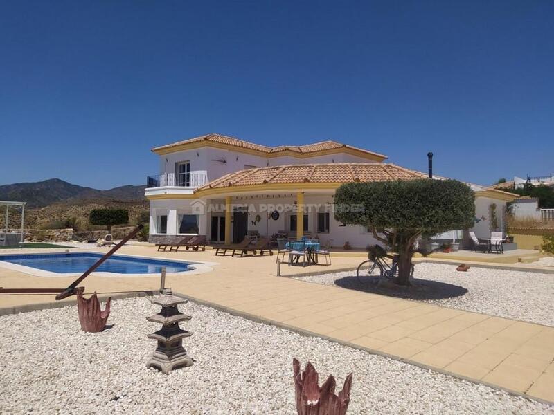 5 bedroom Villa for sale