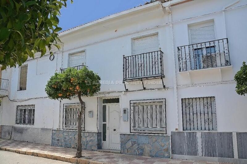 городская тюрьма продается в Cantoria, Almería