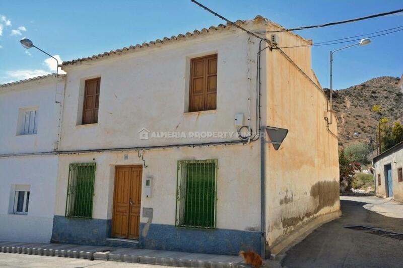 Radhus till salu i Cantoria, Almería