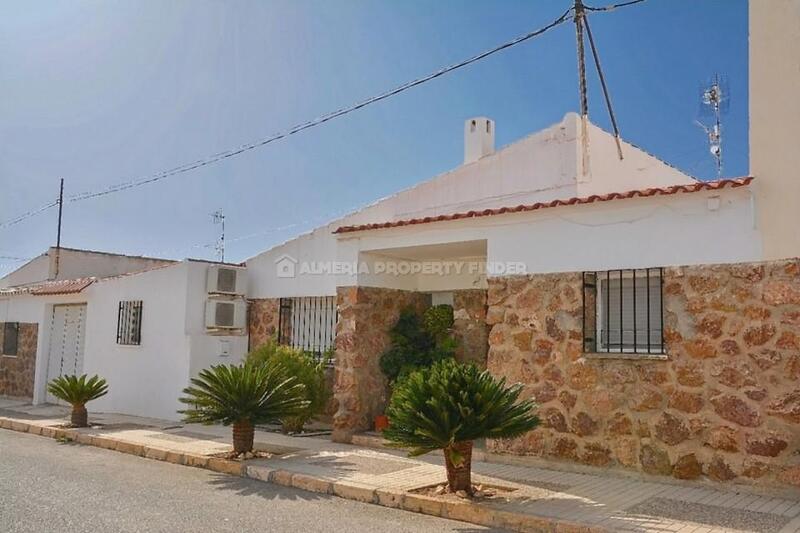 Stadthaus zu verkaufen in Huercal-Overa, Almería